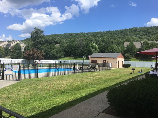 Days Inn by Wyndham Berlin Meriden
