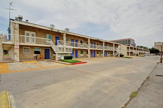 Motel 6 San Antonio TX - Downtown - Market Square