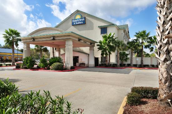 Days Inn & Suites by Wyndham Houston North/Aldine