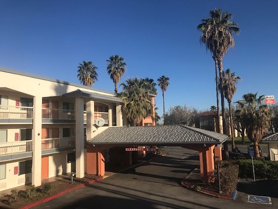 Super 8 by Wyndham Bakersfield/Central
