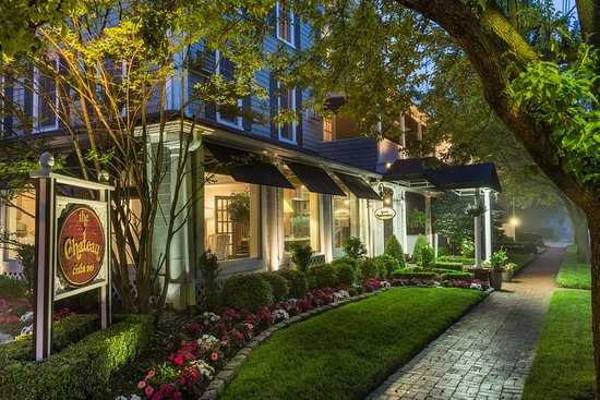 The Chateau Inn And Suites