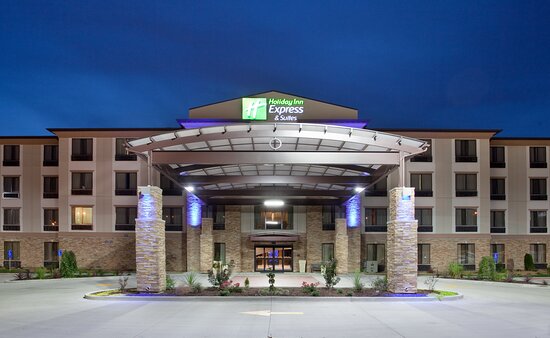 Holiday Inn Express & Suites St Louis Airport By IHG