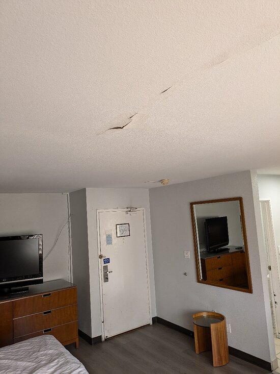 Portside Inn & Suites