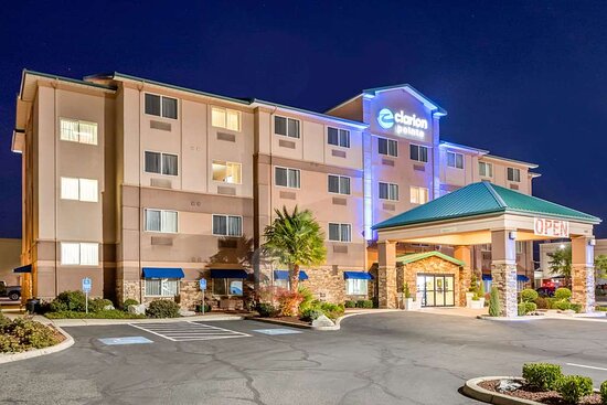Clarion Pointe Inn & Suites