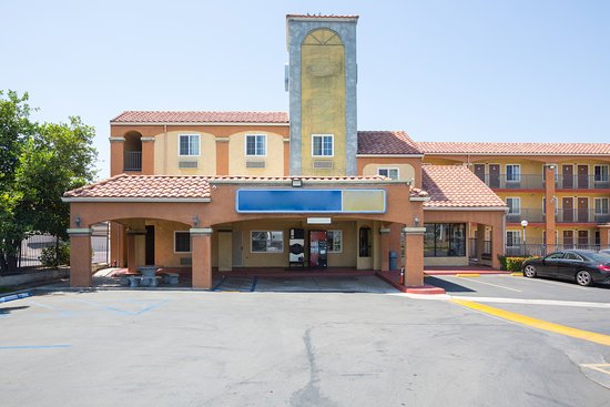 Heritage Inn And Suites