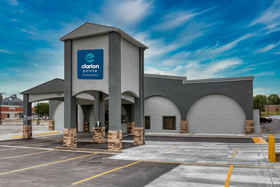 Clarion Pointe Decatur Downtown