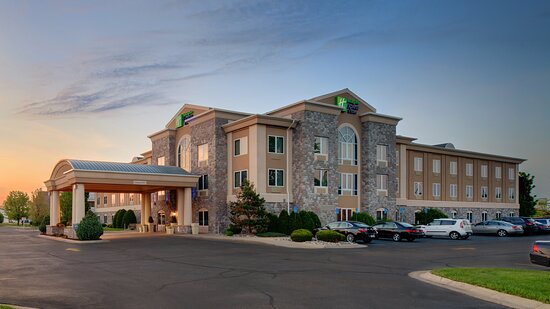 Holiday Inn Express & Suites Saginaw By IHG