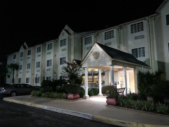 Hometown Inn & Suites