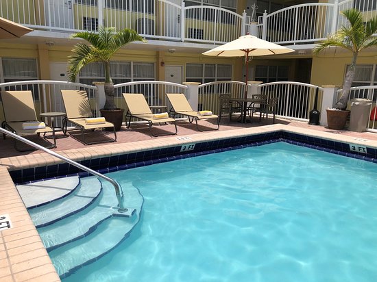 Beach Place Hotel