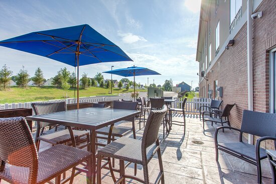 Holiday Inn Express & Suites Lancaster East - Strasburg By IHG