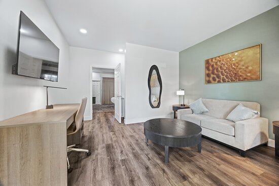 University Park Inn and Suites, an Ascend Collection Hotel