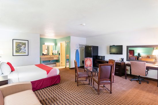 OYO Hotel Salina KS I-70