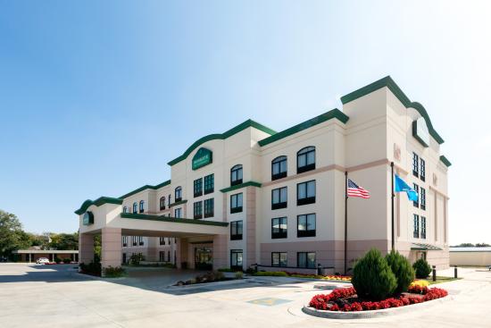 La Quinta Inn & Suites By Wyndham Tulsa Midtown