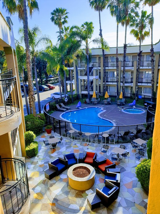 Comfort Inn & Suites Orange County John Wayne Airport