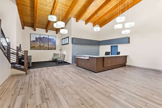 Days Inn & Suites By Wyndham Mesa Near Phoenix