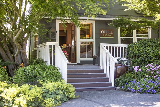 Earthbox Inn & Spa