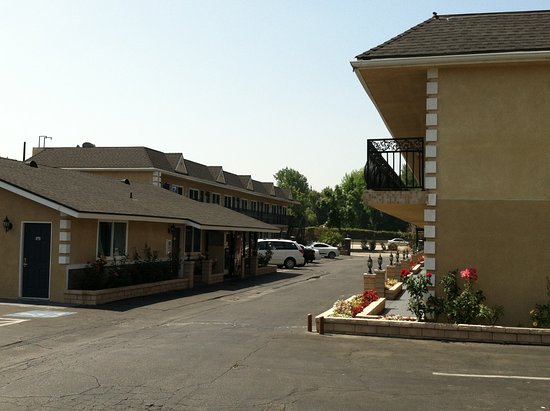 Walnut Inn & Suites