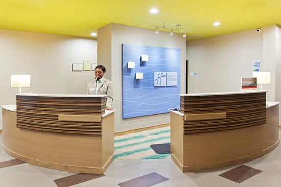 Holiday Inn Express & Suites Warner Robins North West By IHG