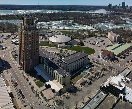 Quality Hotel & Suites At the Falls