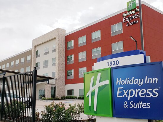 Holiday Inn Express & Suites Houston IAH - Beltway 8