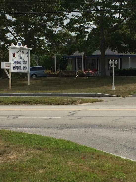 The Hyannis Star Motor Inn
