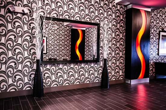 Hampton Inn & Suites DuPont