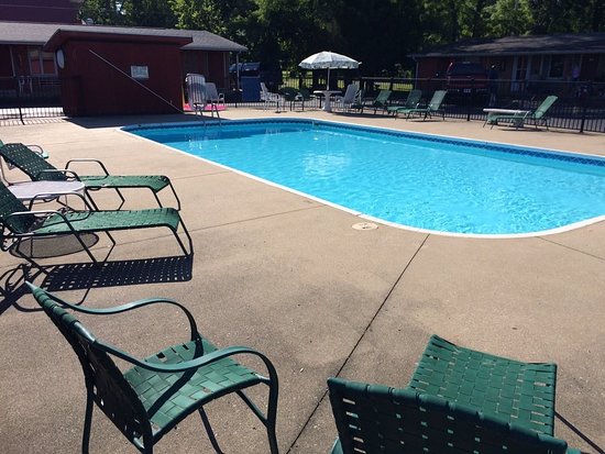 The Valley Inn and Suites