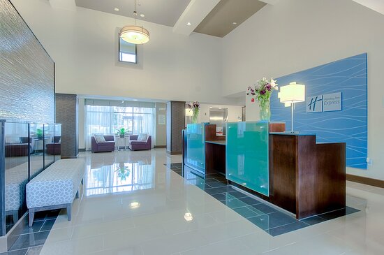 Holiday Inn Express & Suites Carlsbad Beach By IHG