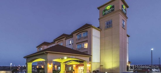 La Quinta Inn & Suites by Wyndham Fort Worth - Lake Worth
