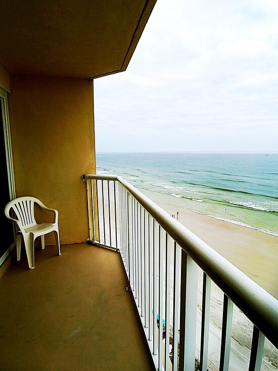 Emerald Shores Hotel