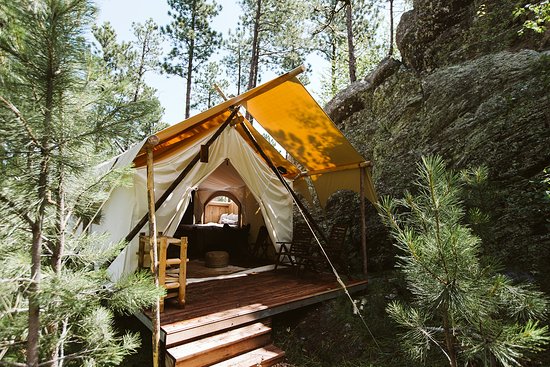 Under Canvas Mount Rushmore