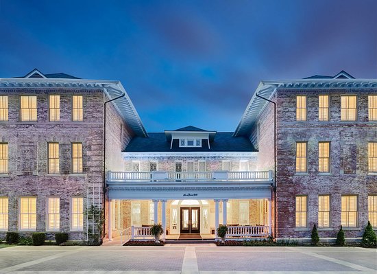 Inn At Carnall Hall