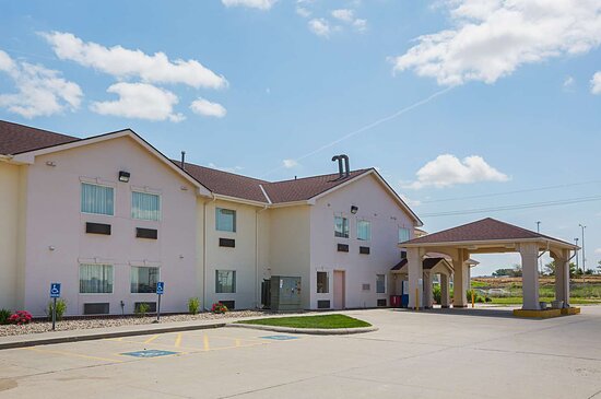 Motel 6 Omaha- IAT West