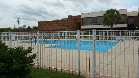 Econo Lodge Inn & Suites Alexandria