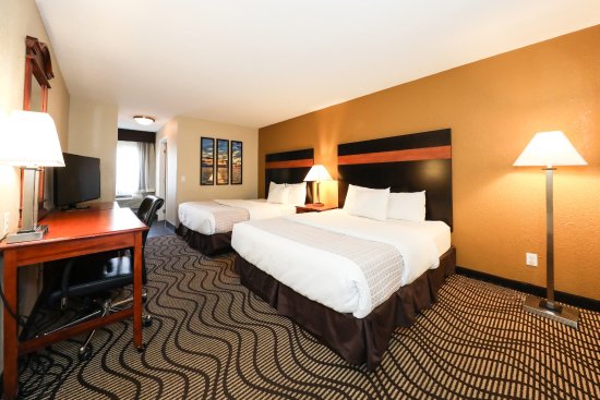 La Quinta Inn by Wyndham Sandusky Near Cedar Point