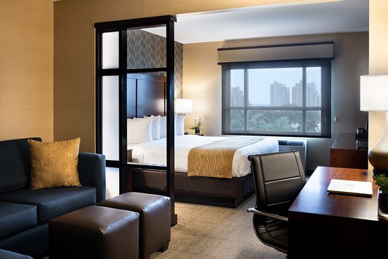 Comfort Inn & Suites Boston Logan Airport