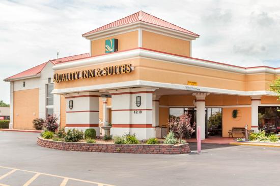Quality Inn & Suites Kansas City I-70 East