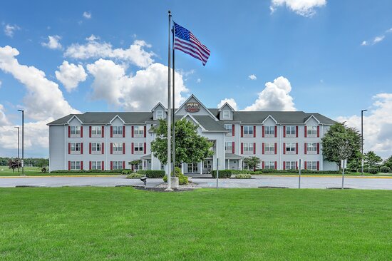 Lancaster Inn and Suites