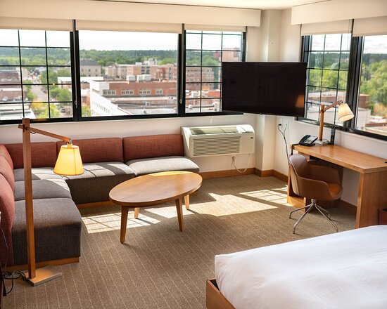 The Lismore Hotel Eau Claire - A Doubletree By Hilton Hotel