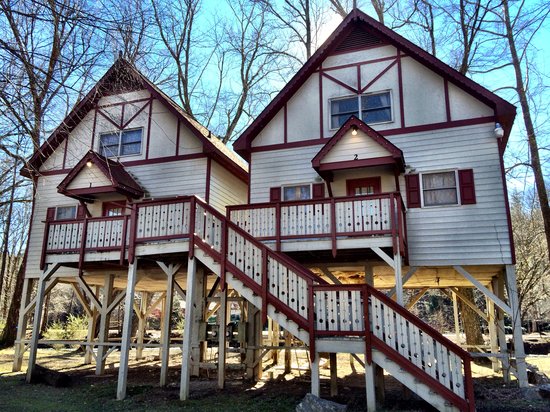Riverbend Hotel And Cabins