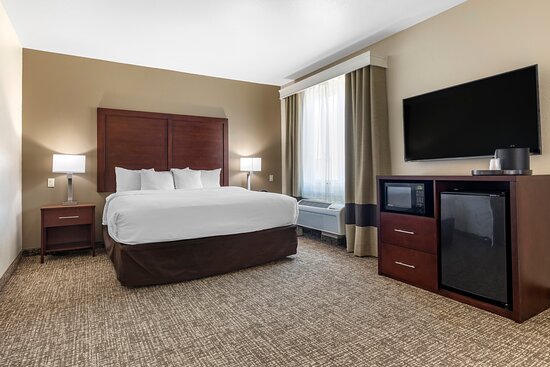 Comfort Inn & Suites Near Lake Lewisville-Dallas