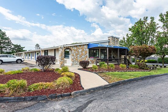 Motel 6 Mansfield, OH