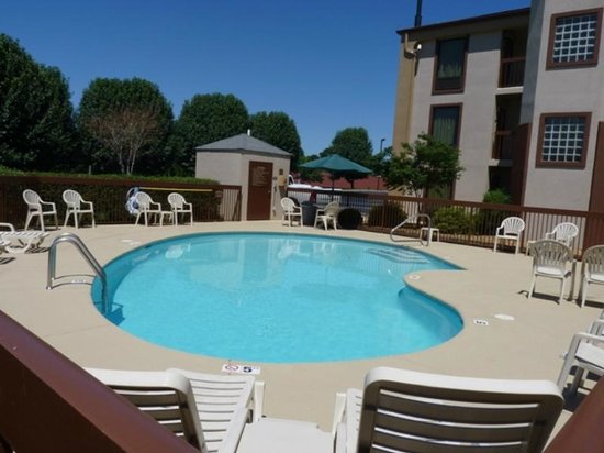 Rodeway Inn & Suites