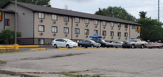 Super 8 by Wyndham Kalamazoo