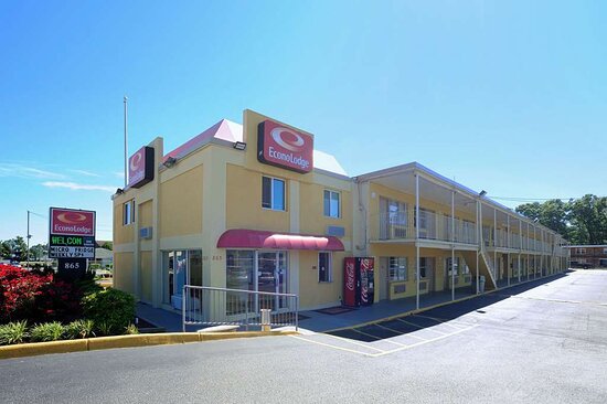 Econo Lodge Near Norfolk State University