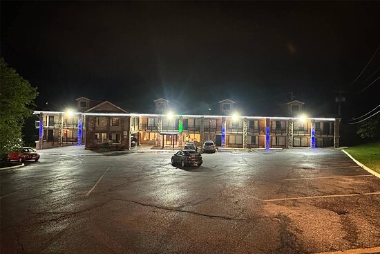 Suburban Studios Branson On The Strip
