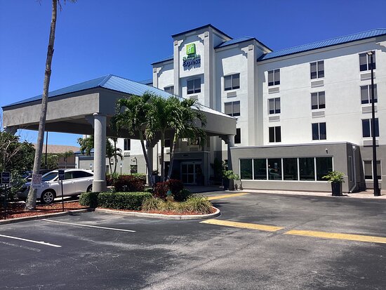 Holiday Inn Express & Suites Cocoa Beach By IHG