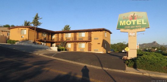 Heritage House Motel