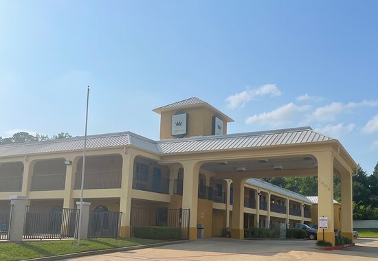Majestic Inn