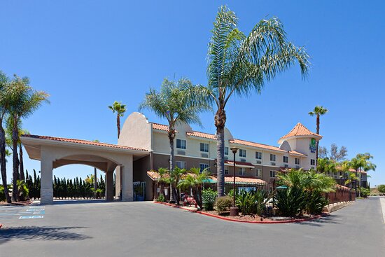 Holiday Inn Express & Suites San Diego-Escondido by IHG
